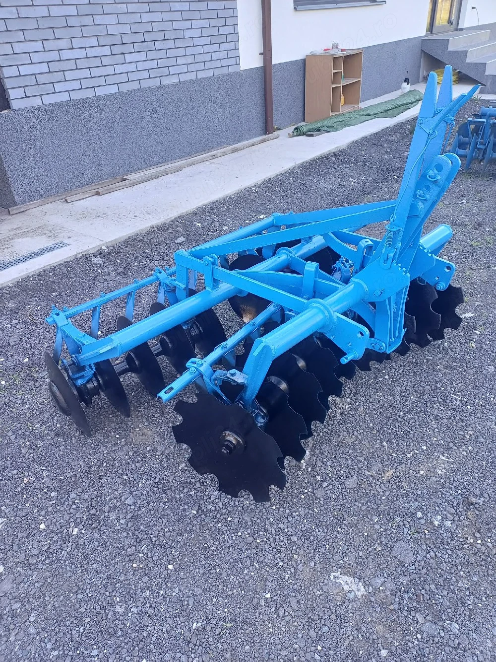 disc 20 de talere dupa tractor purtat in tirant 1.8 m latime de lucru 