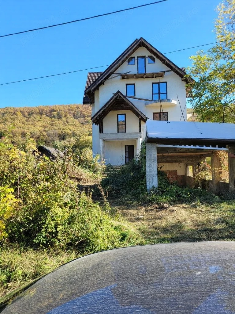  Casă la Roșu de Vânzare   Gârleni de Sus (Bacău) | Ideal Pensiune sau Rezidențial