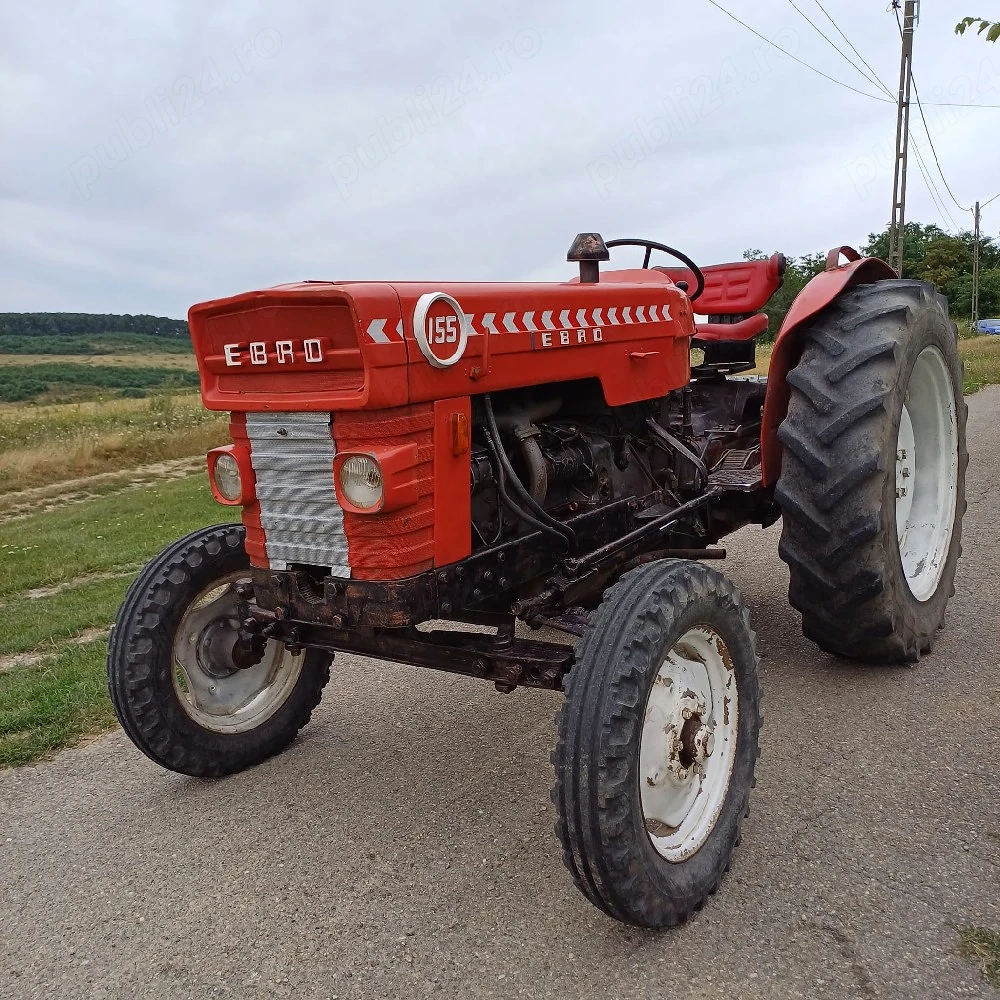 Vând tractor