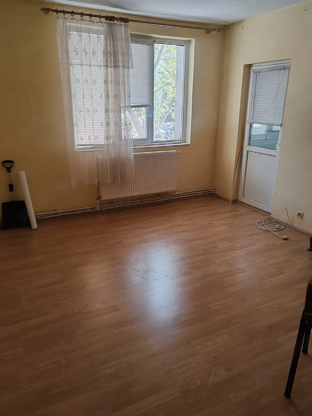 Apartament 3 camere, semidecomandat