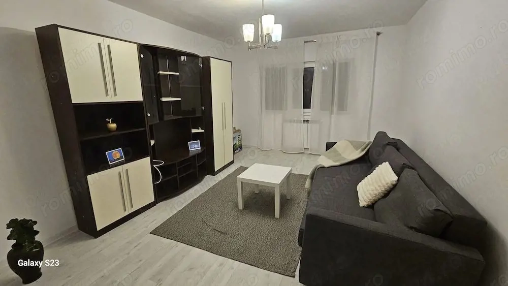 De inchiriat apartament 2 camere, Piața Centrală, et. 4, renovat, 450 eur