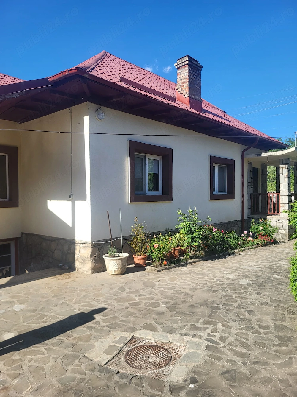 Fieni casa + teren intravilan