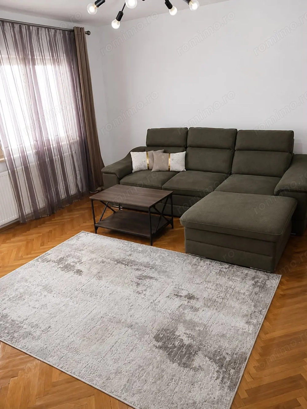 2 camere Zona Bucovina 56 mp/utili Etaj 1 Bucatarie separata