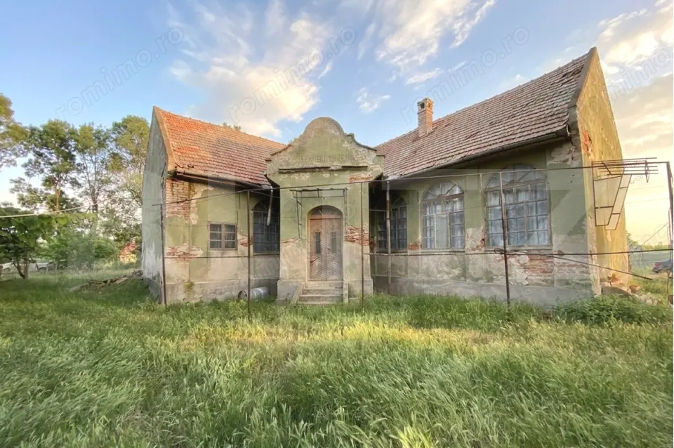 Casa de vanzare, 100 mp, teren 2993 mp, zona Dragsina