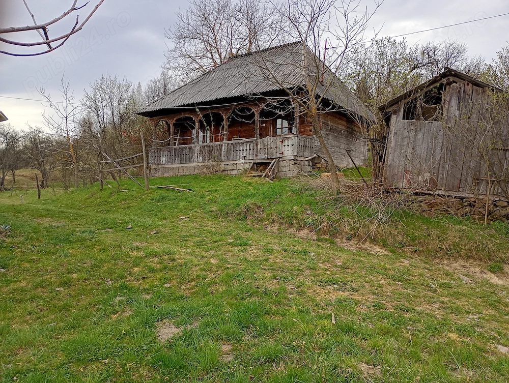 casa de renovat și teren Maramures