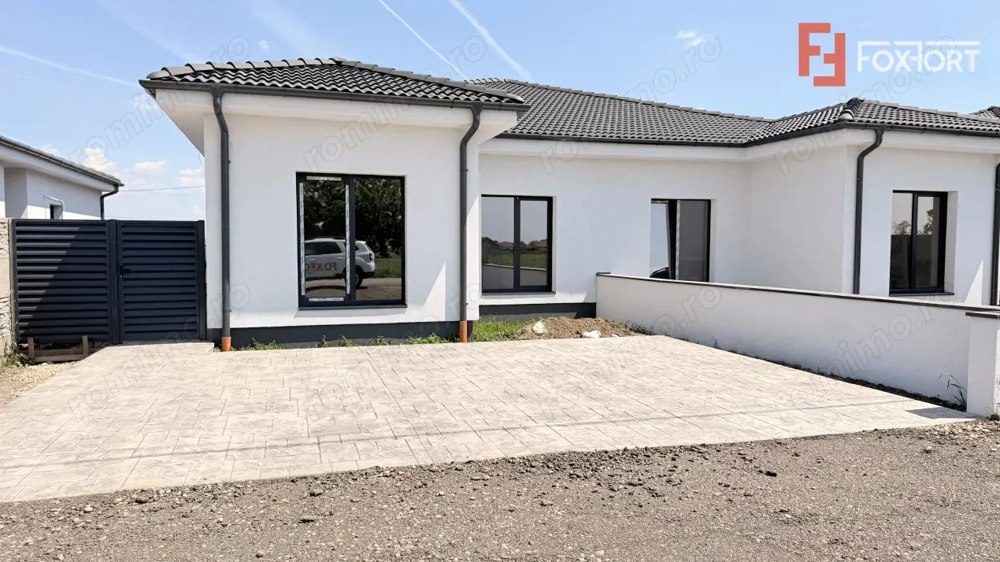 Duplex cu 4 camere - Toate utilitatile + Asfalt - Mosnita Noua