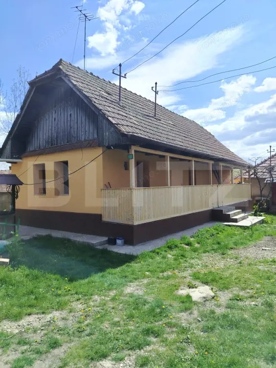 Casa renovata comuna Rediu, 50 mp, 3800 mp teren