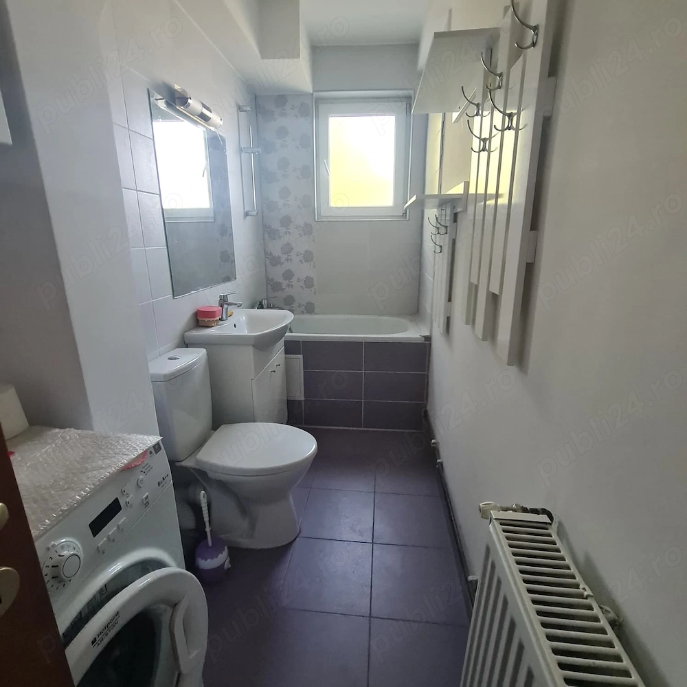 Vand apartament 2 camere central, et 3 4, spatios, mobilat, utilat.