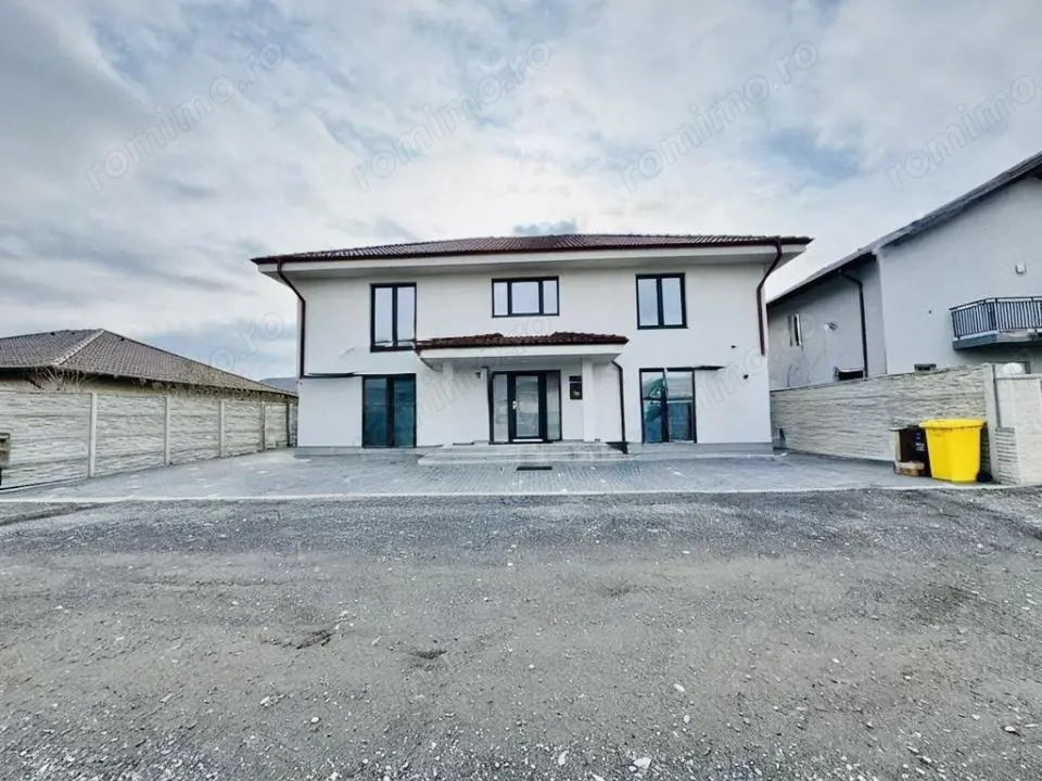 Casa duplex pe orizontala de vanzare pe Calea Cisnadiei in apropiere de Padure