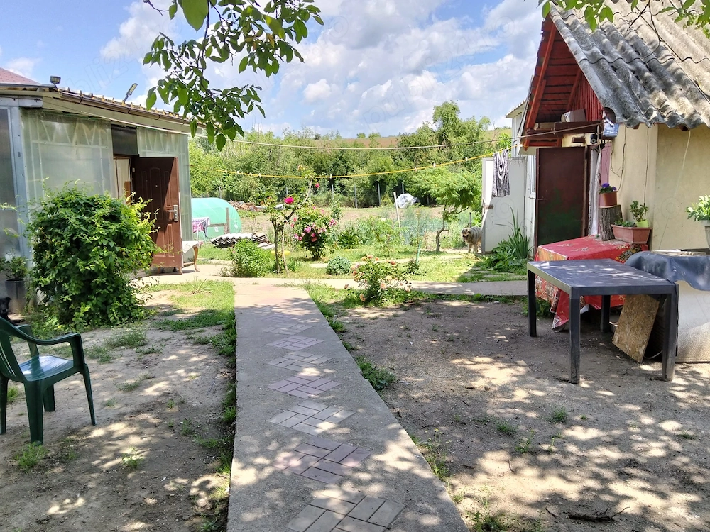 Casă spațioasă 110 mp cu solar și teren 1.250 mp