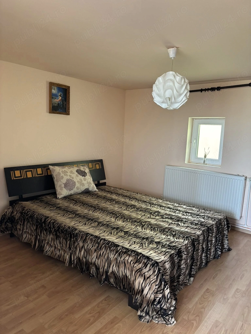 Casa de vanzare Județ Hunedoara 90 mp cu pământ 2650 mp