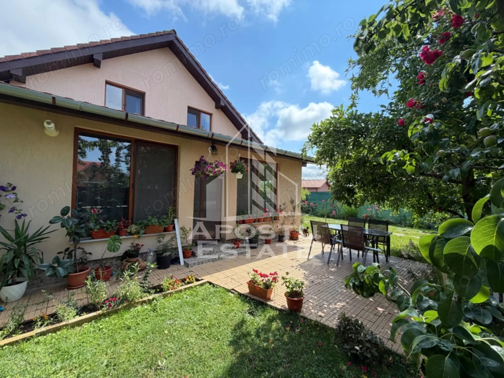Casa individuala de vanzare cu 4 camere, in Sanmihaiu Roman