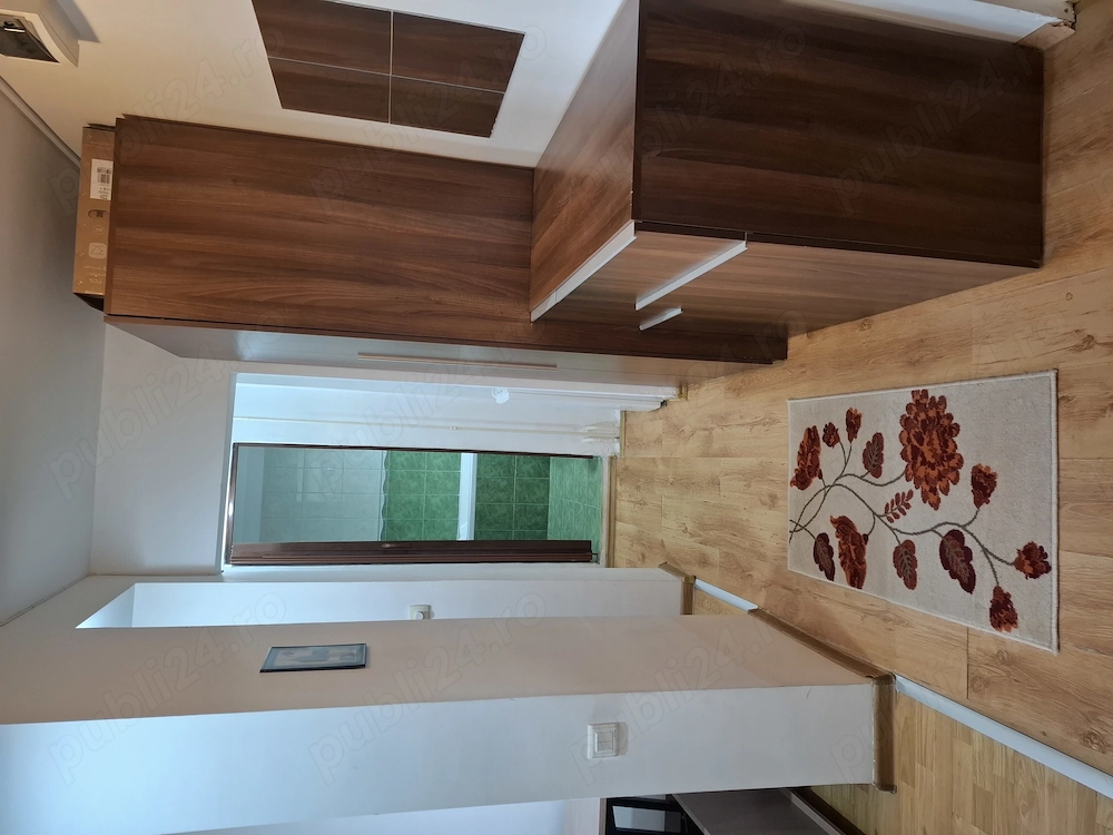Închiriez apartament cu 2 camere 