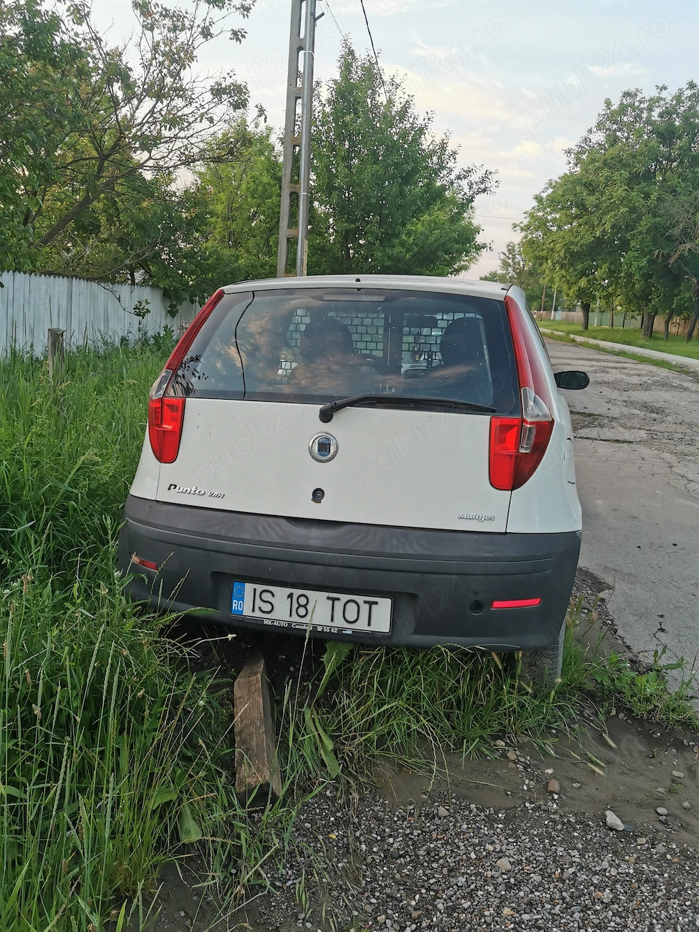 Dezmembrez fiat punto 