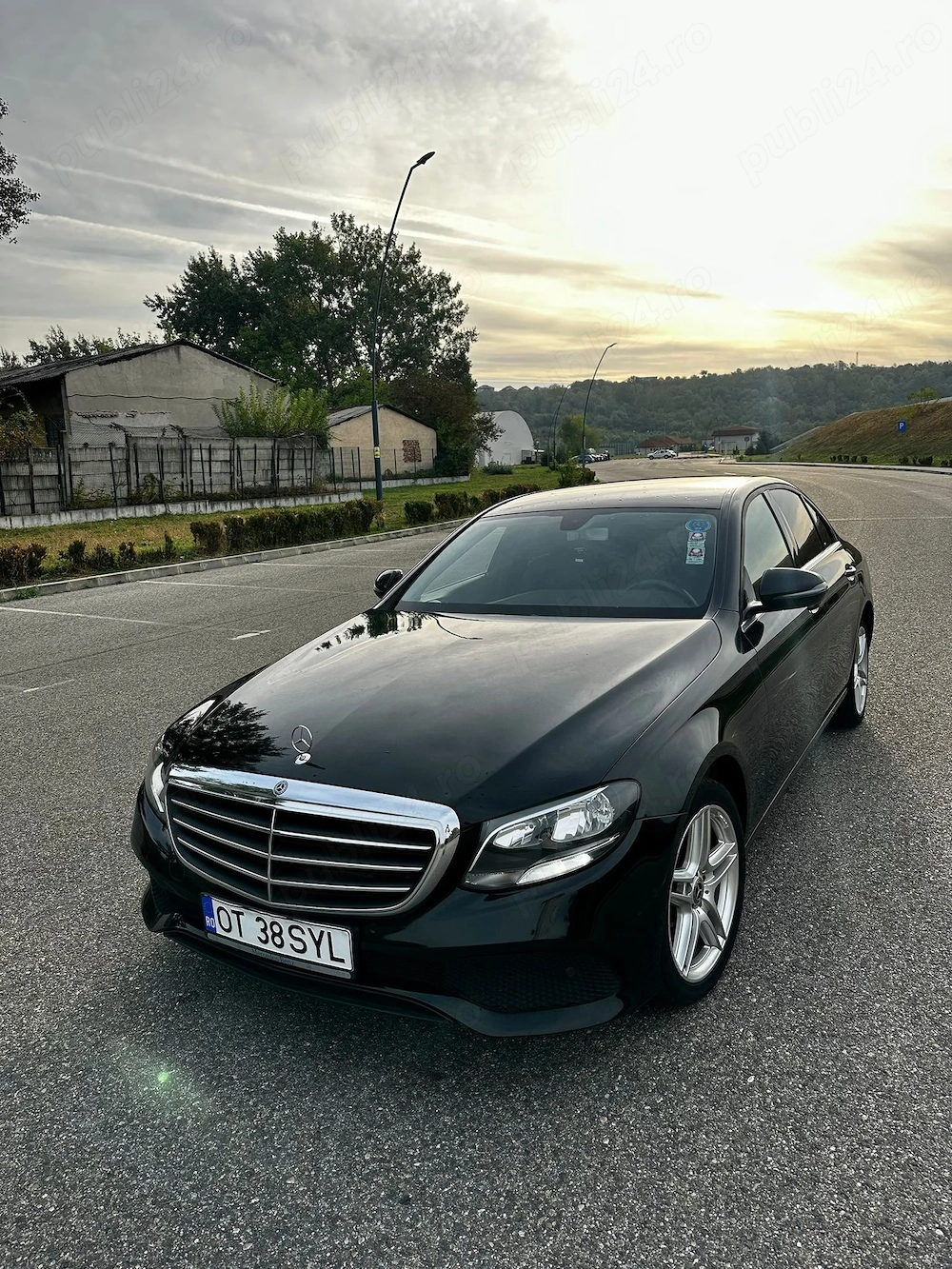 Mercedes-Benz E W213 E220d 150CP 9G-Tronic Limousine