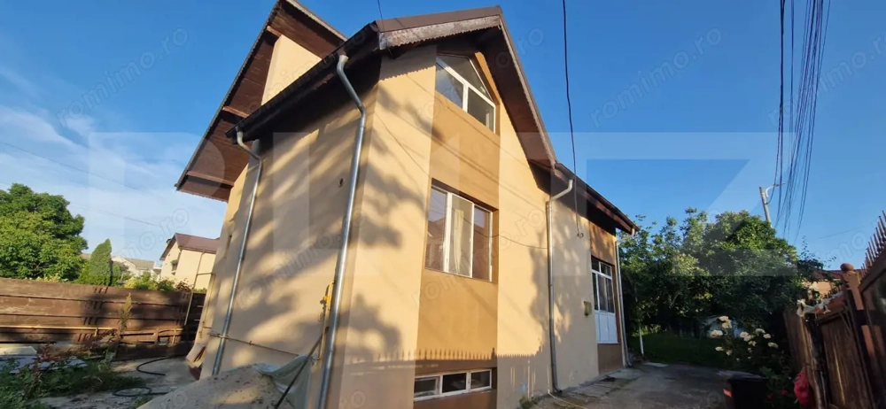 Vila D+P+M, 149.10 mp utili, 393 mp teren, zona Lapus