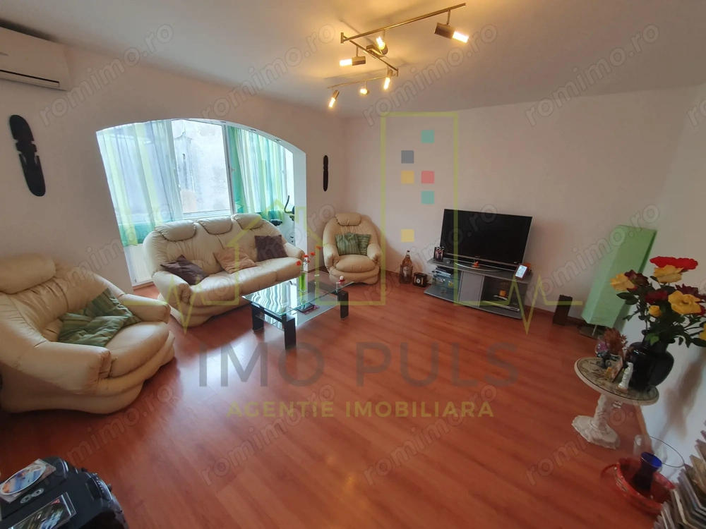 Aradului. 3 Camere. 2 Bai. 2 Balcoane. Decomandat.