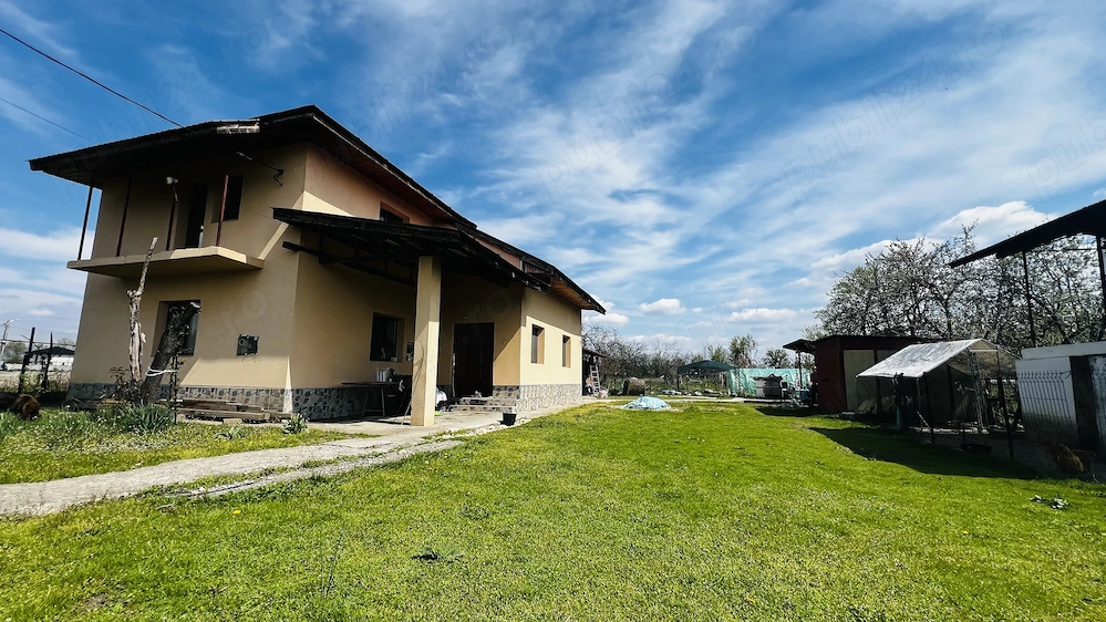 Casa P+1 cu 3576 m teren, TG-Jiu, Str Jiete, centrala termica, termopane, beci, fantana in curte