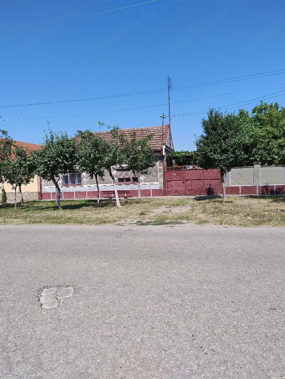 Casă de vânzare in Nădlac str.Vasile Goldiș nr 88.