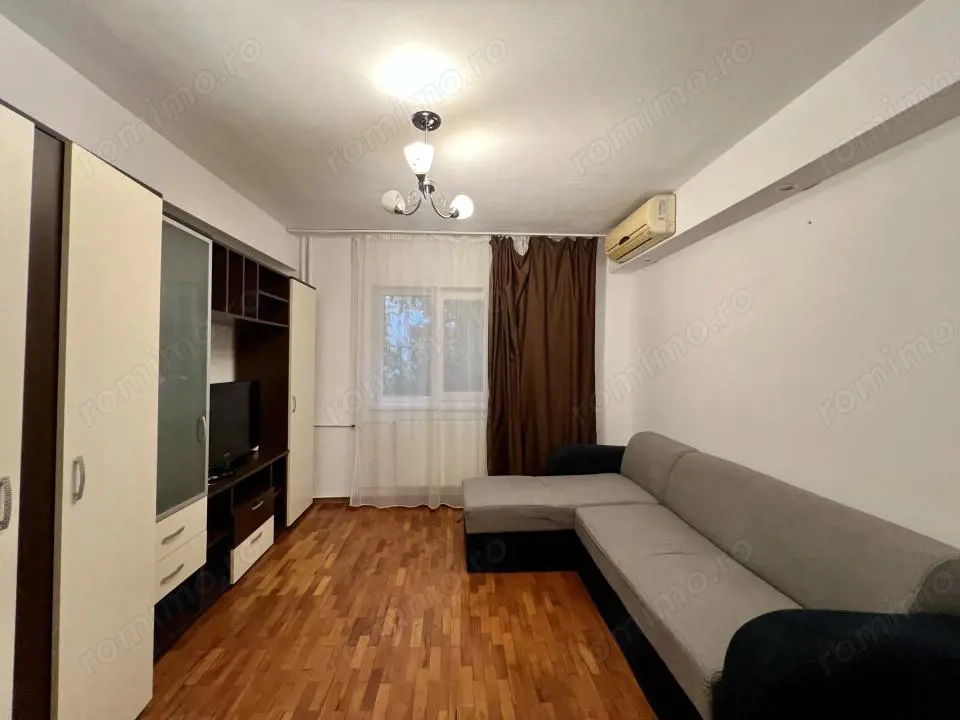 Garsoniera, 21 mp, parter, decomandat - zona Soarelui