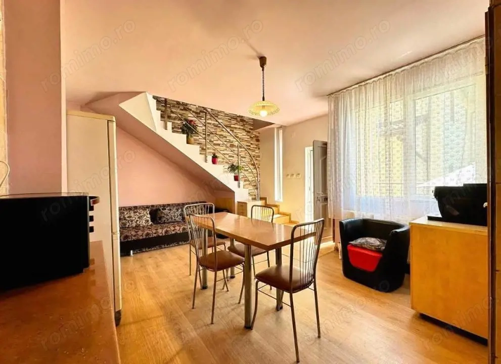 Casa individuala,5 camere,113 mp, 180 teren, curte comuna - zona Cetatii