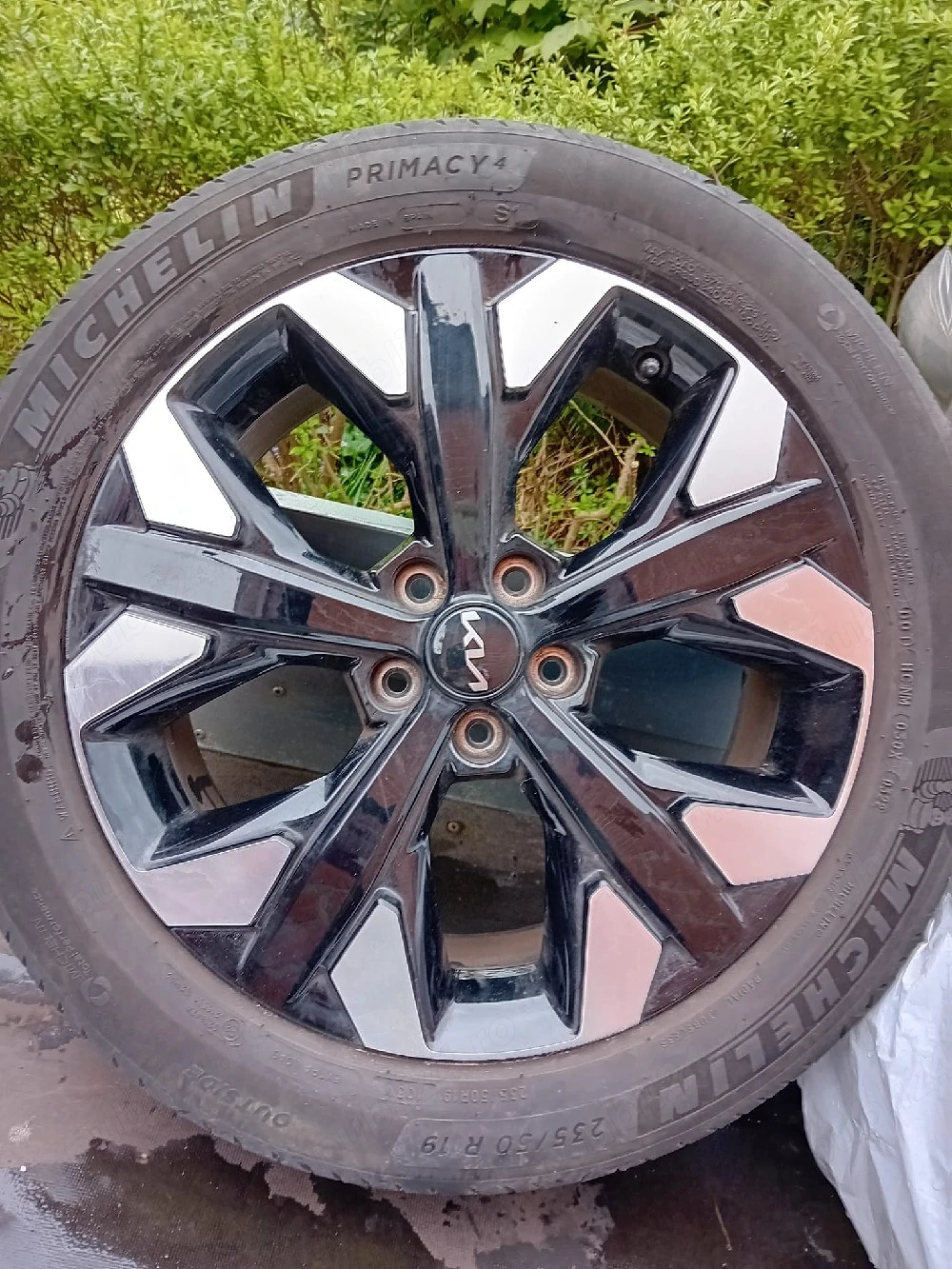 Vand jante  Originale Kia cu anvelope de vara Michelin. 235/50/R19 Dimensiuni jante- 7,5Jx19  Distan