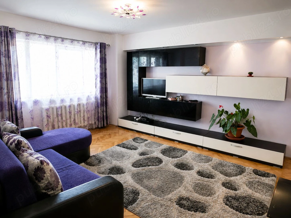 De închiriat apartament cu 3 camere în Piața Cipariu