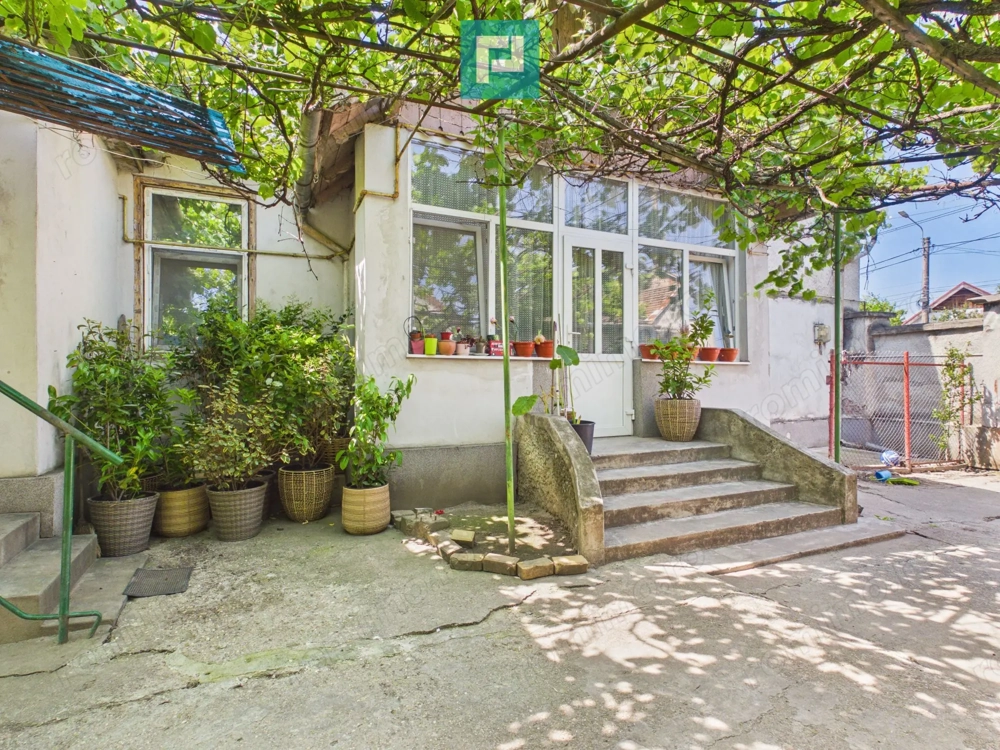 Casă individuală zonă centrală - teren 940 mp