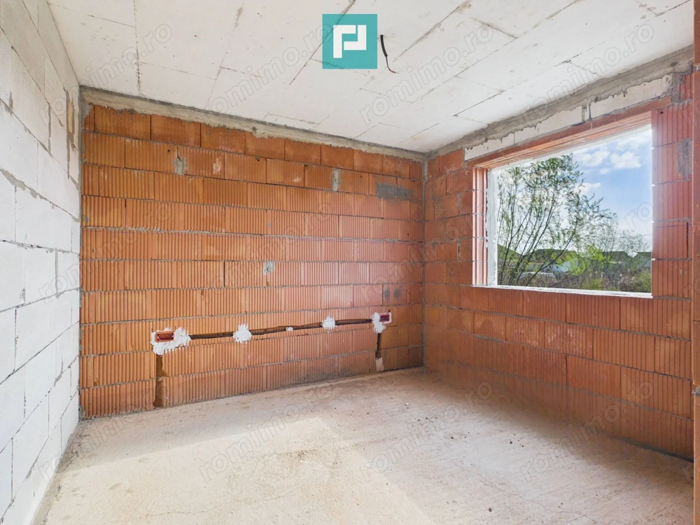 Casă individuală la cheie in Utvin