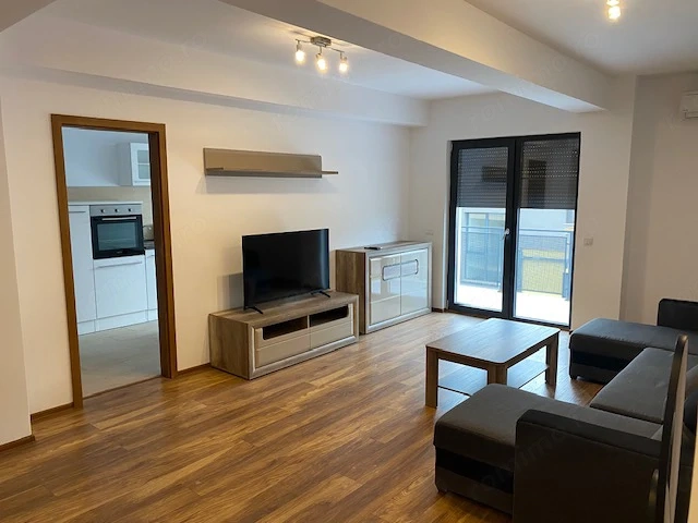 3 camere 80 mp lux dubravita Kaufland