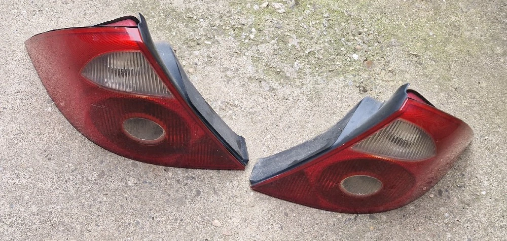 Vand Stop-uri tripla/lampa Ford Mondeo mk 3 2004