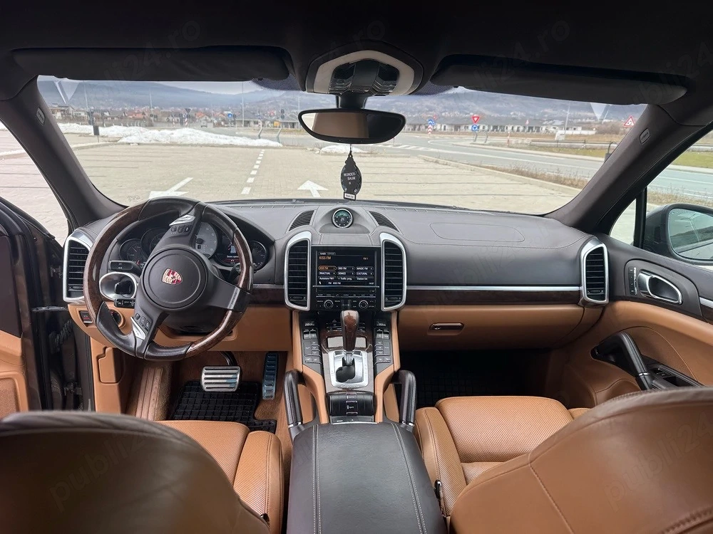 Vând Porsche Cayenne Hibrid