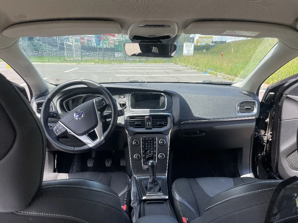 volvo v40 negociabil