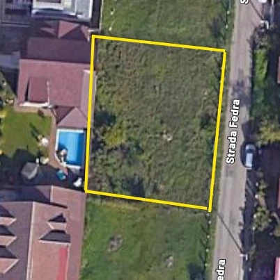 Vand teren 650m2 Strada Fedra