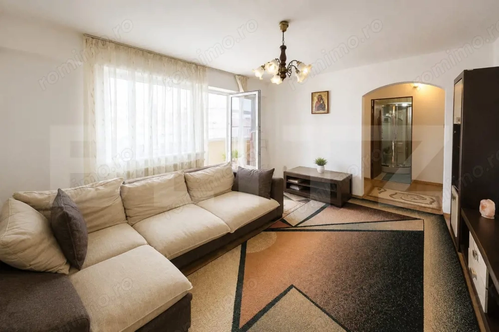 Apartament 3 camere, 2 dormitoare, etaj intermediar cu lift, Bl Independentei