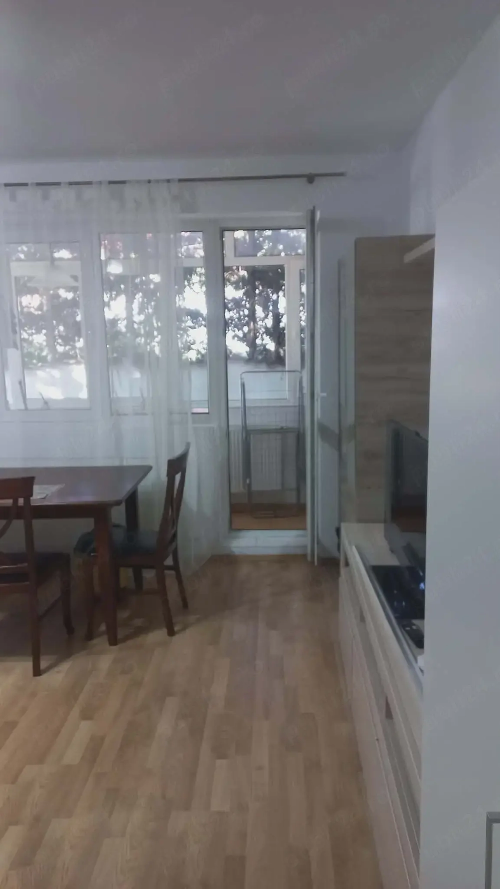 DE ÎNCHIRIAT 2 Camere -CF 1 decomandat