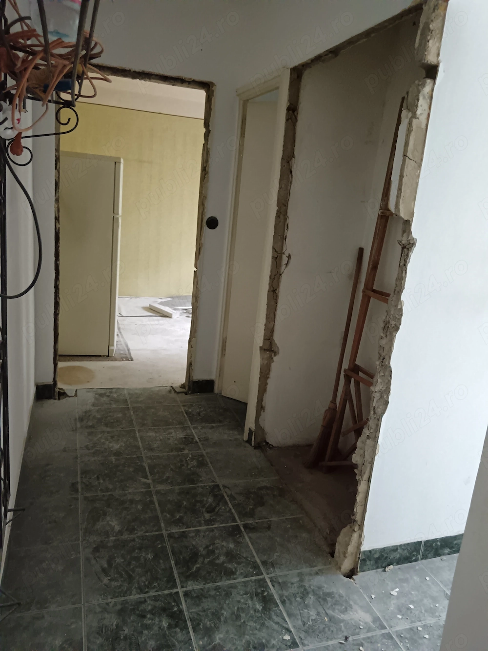Vând apartament 3 camere 