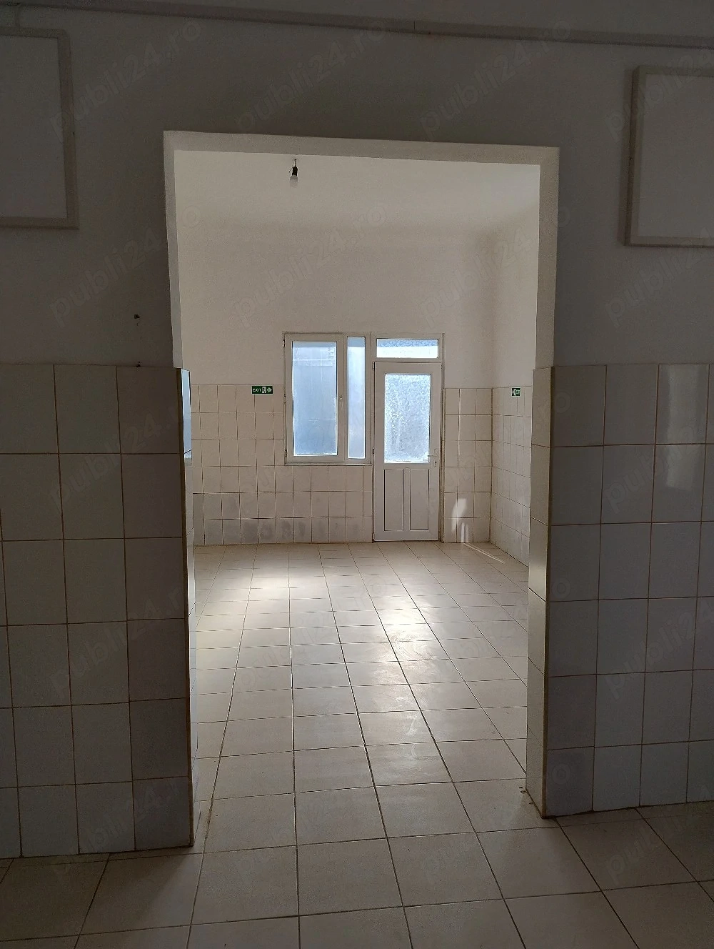 închiriez spatu comercial zona berzei 2300 lei
