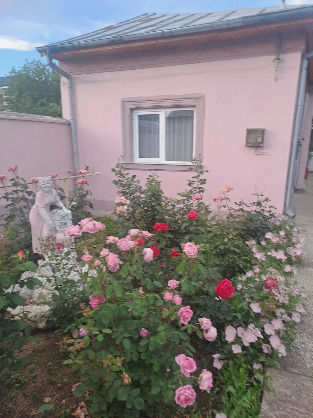 Casa de vânzare,  frumoasa și cochetă 