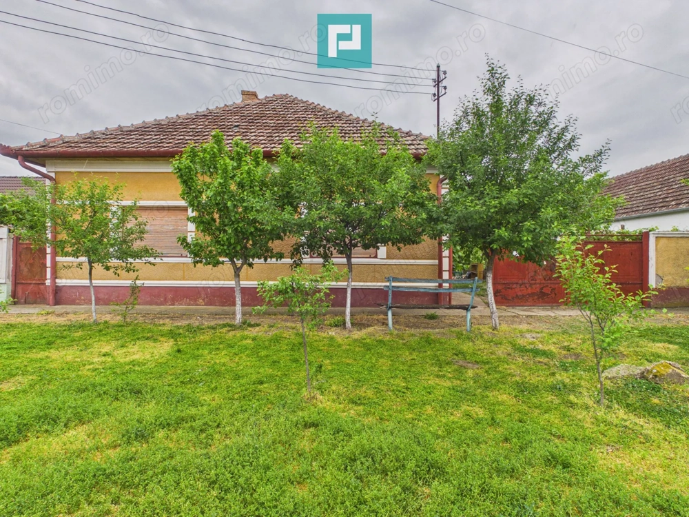 Casă din cărămidă cu teren 511mp- Semlac, jud.Arad