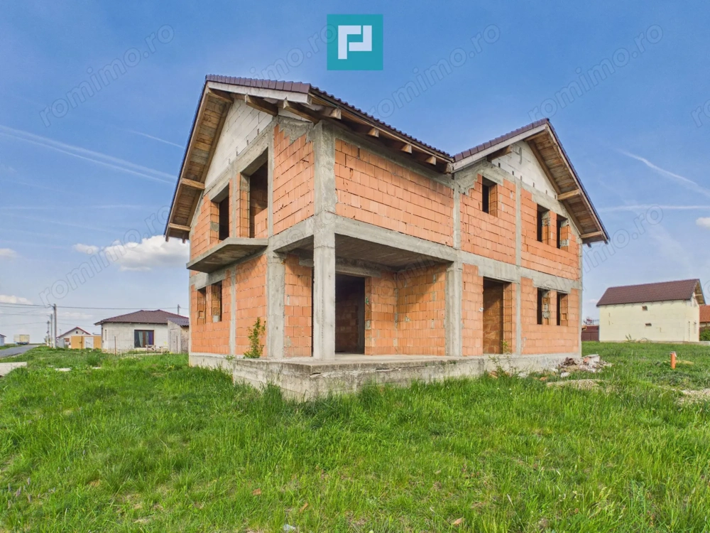 Casă la roșu cu  6 camere,  teren 500 mp în Aluniș
