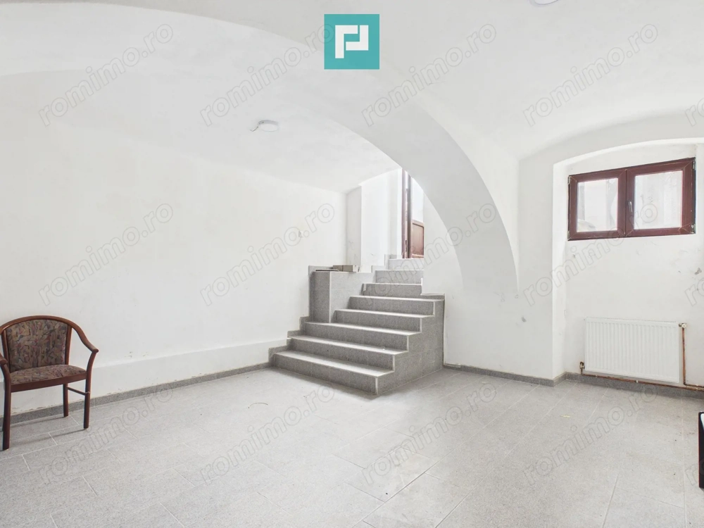 Apartament trei camere strada Cozia