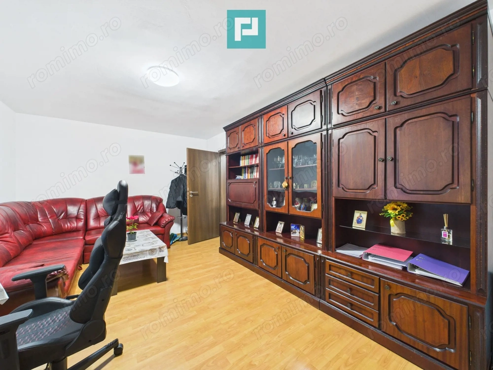Apartament cu 3 camere în zona Girocului