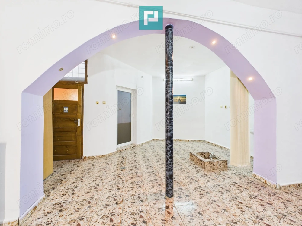 Spațiu comercial central, în Sântana - Arad