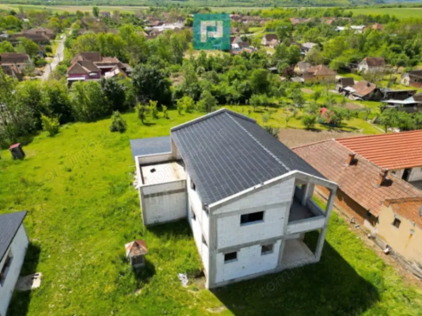 Casă la roșu din BCA de vânzare în Județul Arad