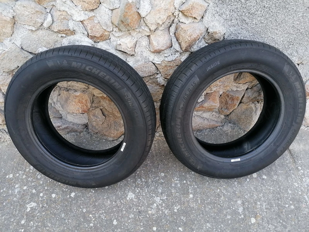 Vând două anvelope de vară Michelin Primacy 185/65 R15