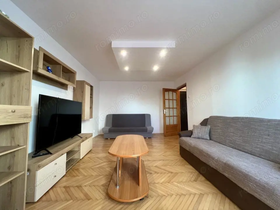  Apartament 4 camere, 77 mp utili, etaj 1, decomandat - zona Liceul Auto