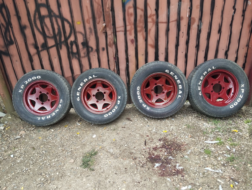 Vînd roți Suzuki Vitara r15 