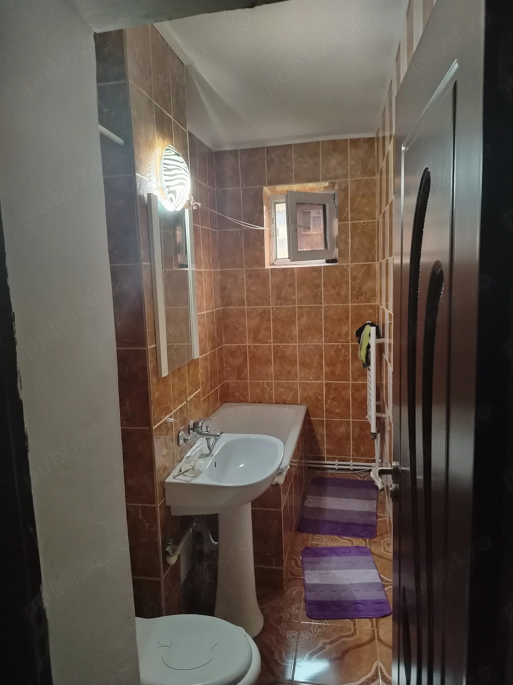 Apartament 2 camere, zonă bună