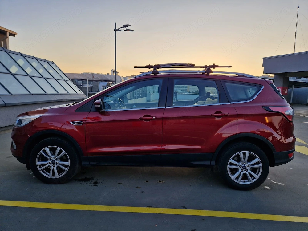 Ford Kuga, singurul proprietar, dosar complet revizii, factura emisa de firma, 82.000 km